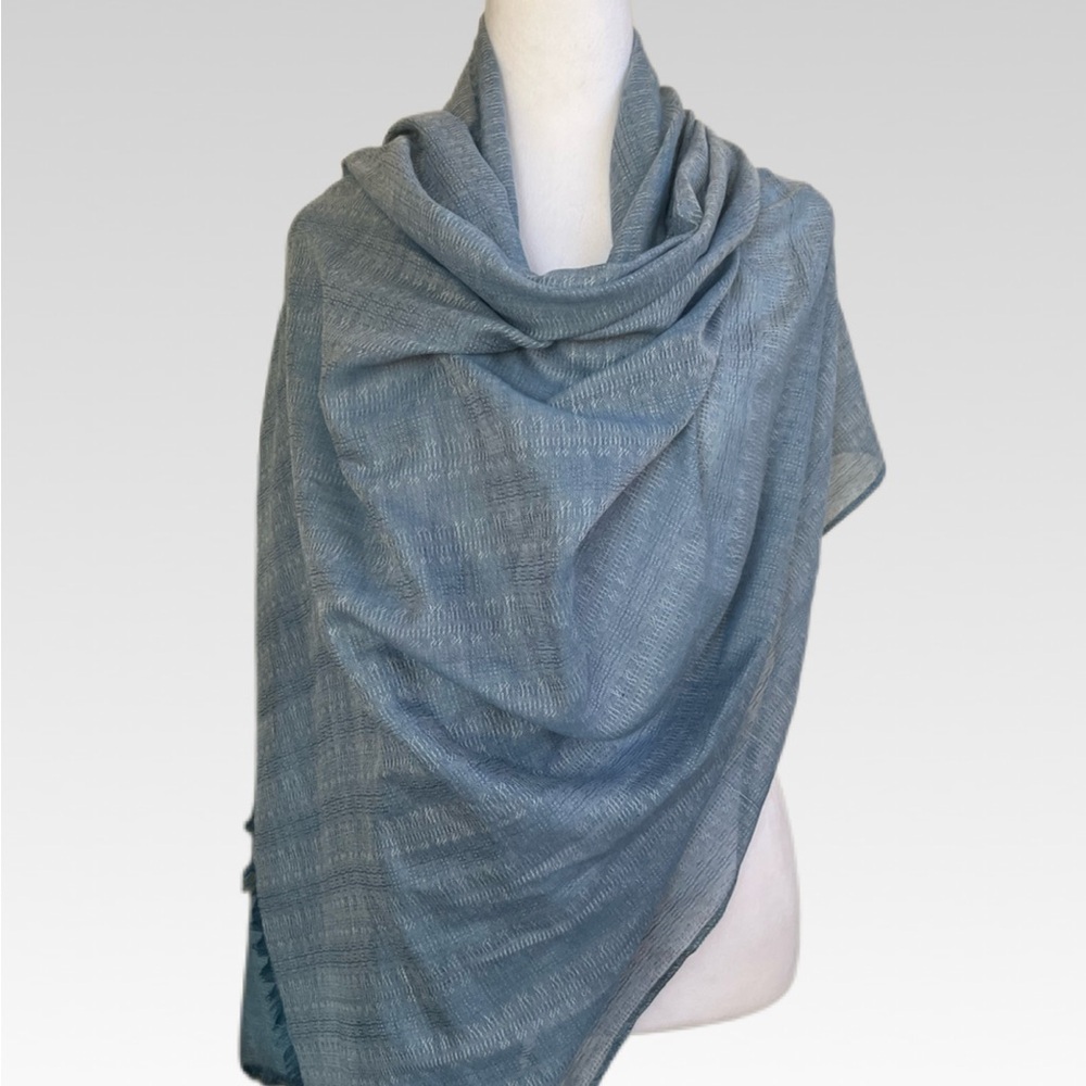C.C Classic Gray Women's Wrap - Picture 1 of 5